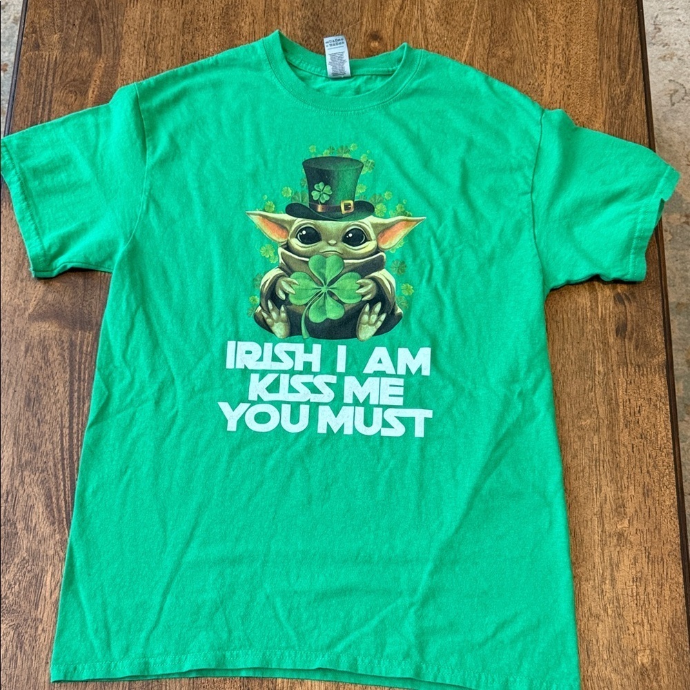 St Patrick’s Day Yoda Star Wars Shirt Size M